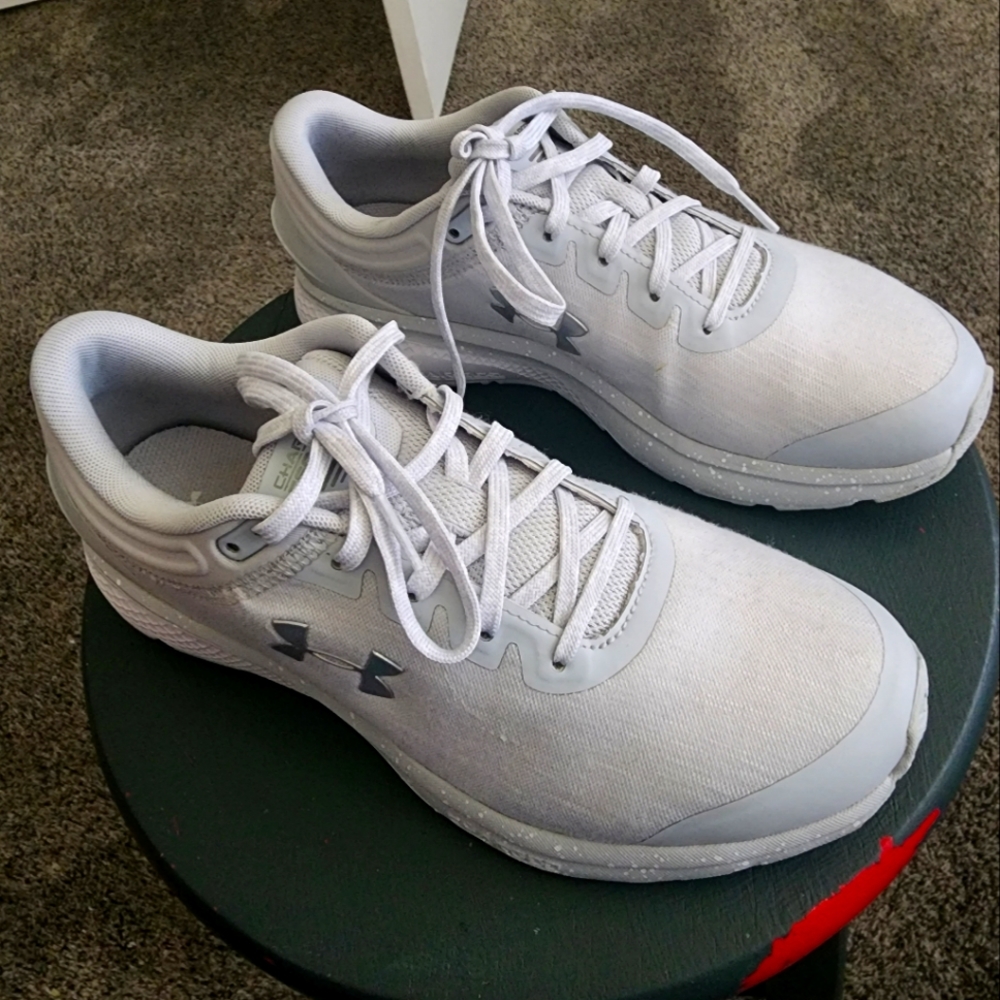 Woman's Under Armour Charged Escape 3 Evo running shoes